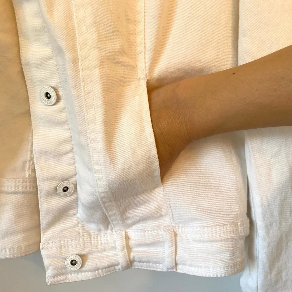 Gloria Vanderbilt Vintage White Jean Jacket size M